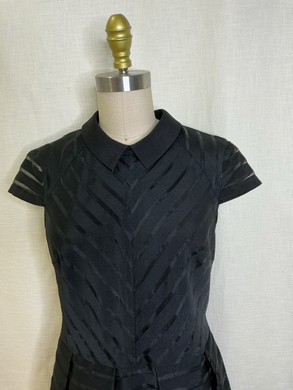 Ted Baker Black Fit Flare Dress Size 2 Textured Pleated Collar Chic Evening Wear - Picture 2 of 7